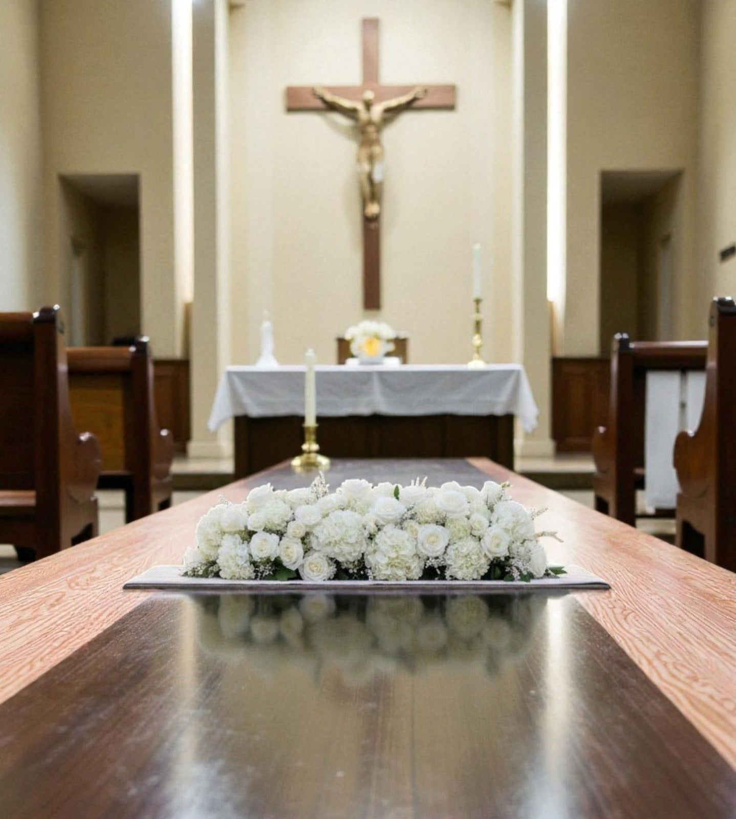 White Linear Floral Arrangement for Luxury Event Décor - LGC/LF-1